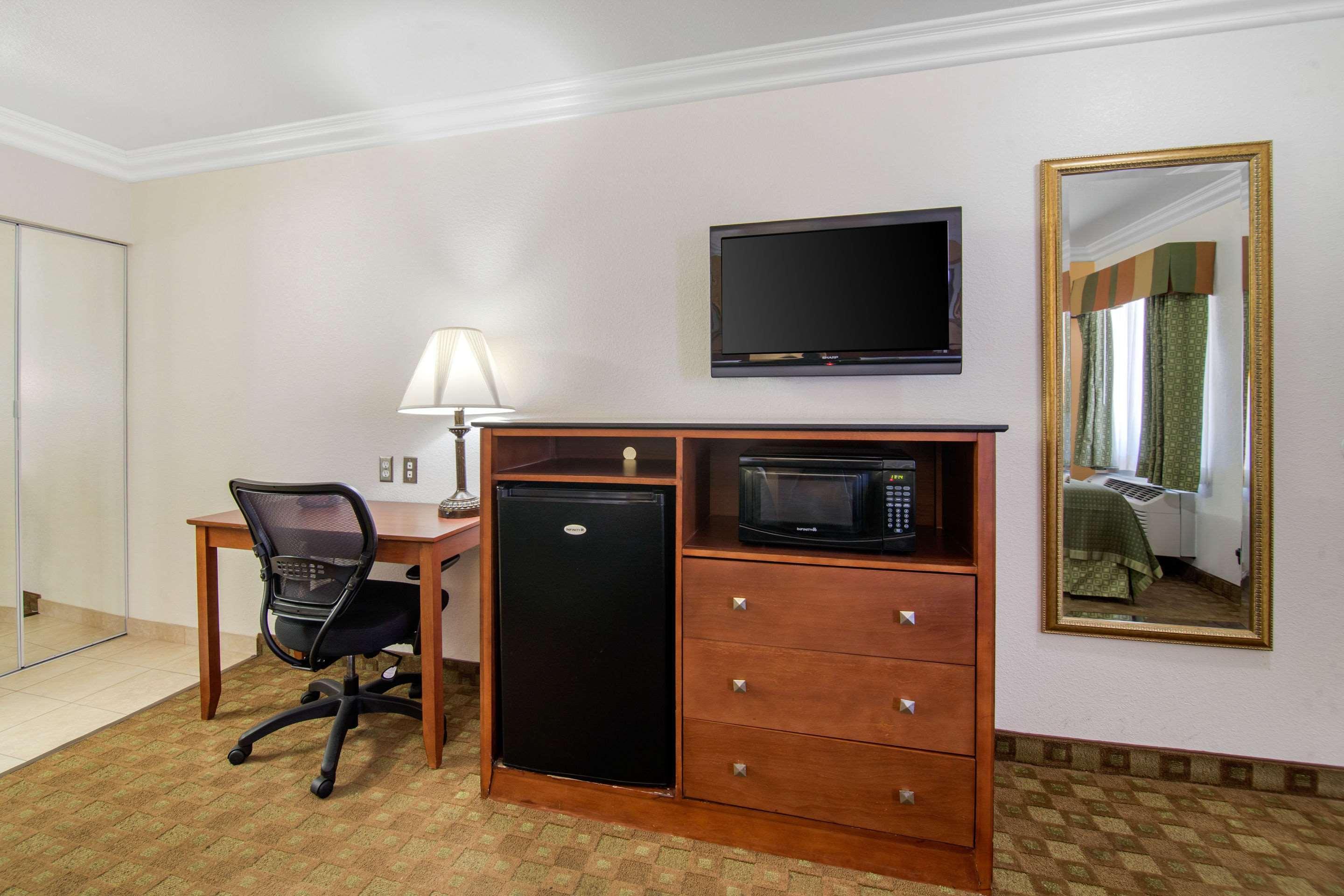 Rodeway Inn Adelanto Us 395 Экстерьер фото