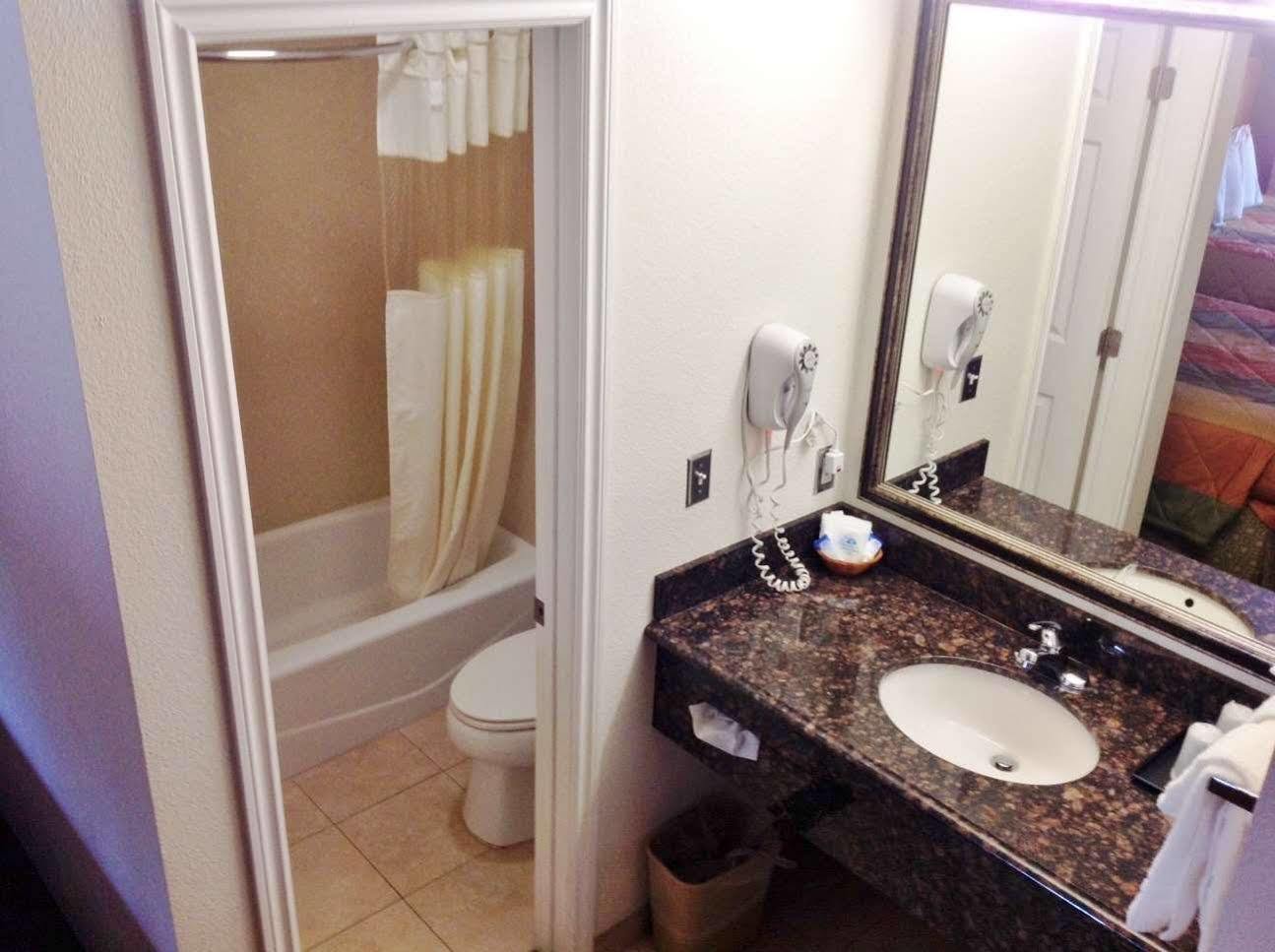 Rodeway Inn Adelanto Us 395 Экстерьер фото